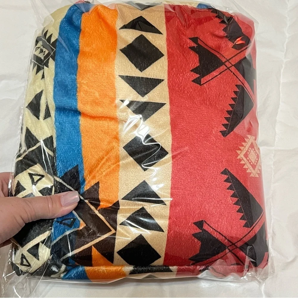 Native American Pattern Velveteen Plush Blanket Cozy Boho Home Decor. 60”x50”NEW